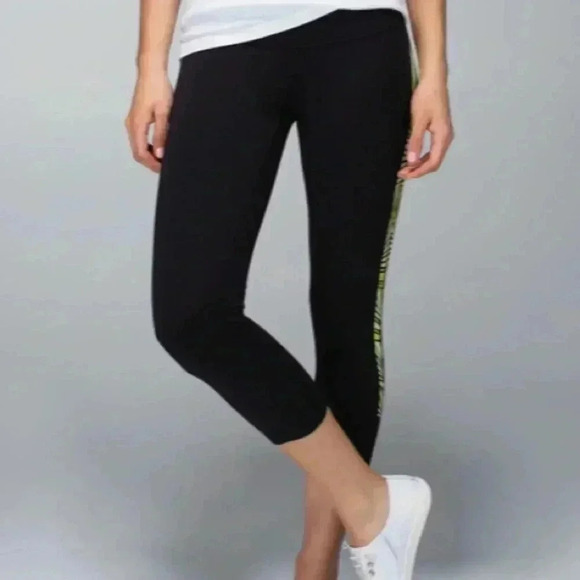 Lululemon wonder under crop - Picture 2 of 11